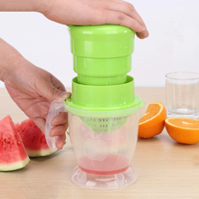 Plastic Manual Orange/Sweet Lime Juicer Squeezer